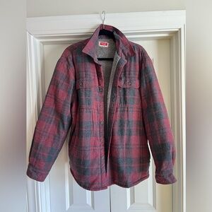Women’s oversized fleece lined flannel.